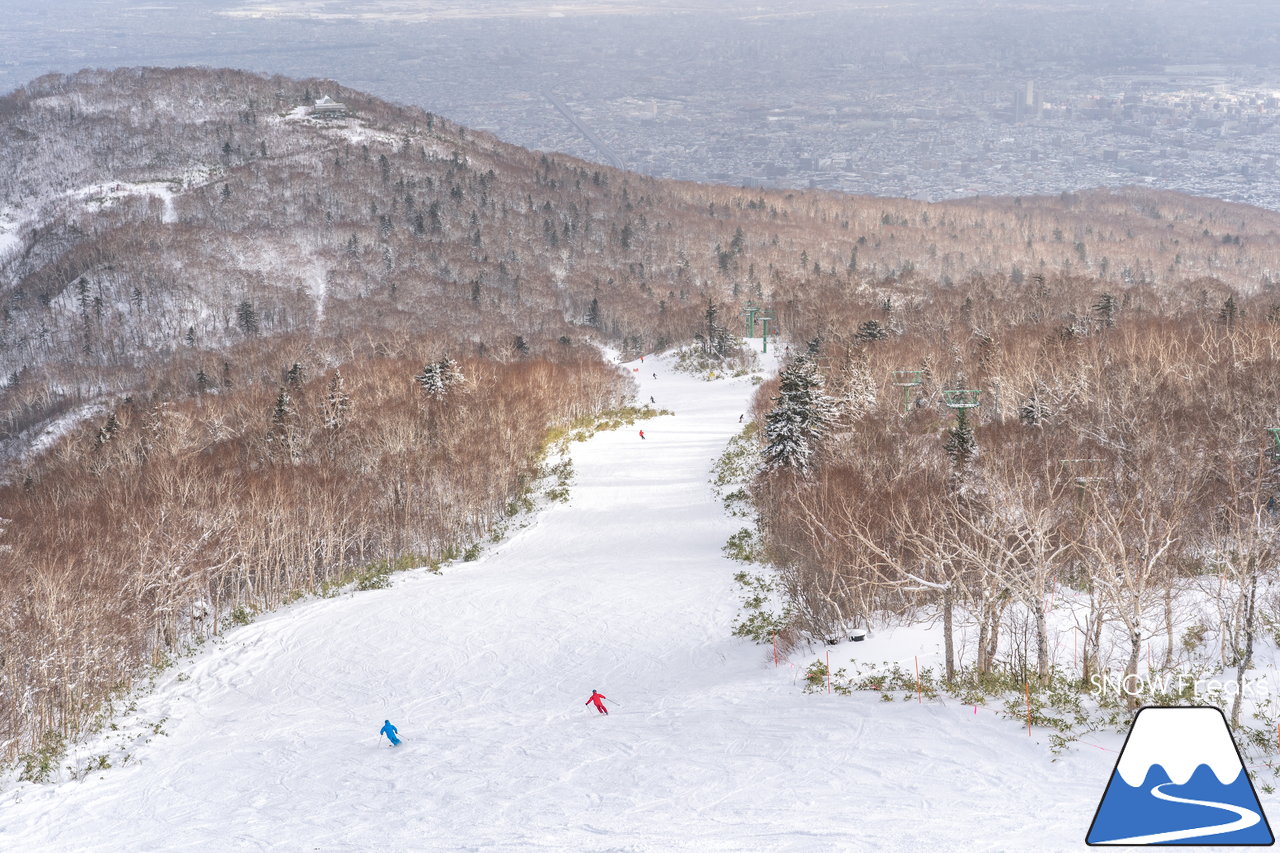 サッポロテイネ｜久しぶりの降雪で粉雪コンディション復活！ゲレンデ上部、2本の中斜面が絶好調(*^^)v